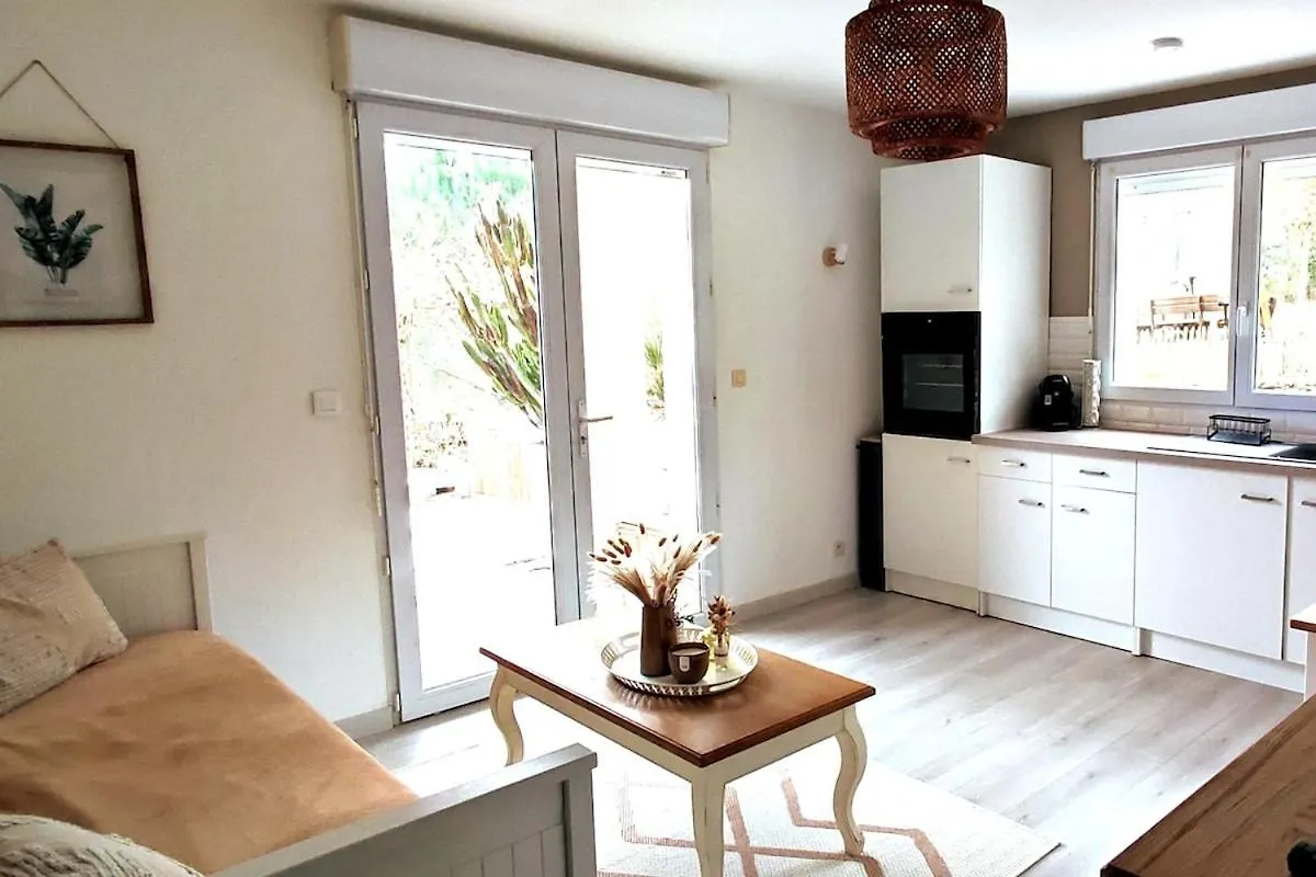 Logement Lumineux Bord De Foret Aubenas