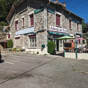 Des Pins Hotel